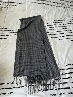 Old Navy Gray Plaid Fringe Scarf